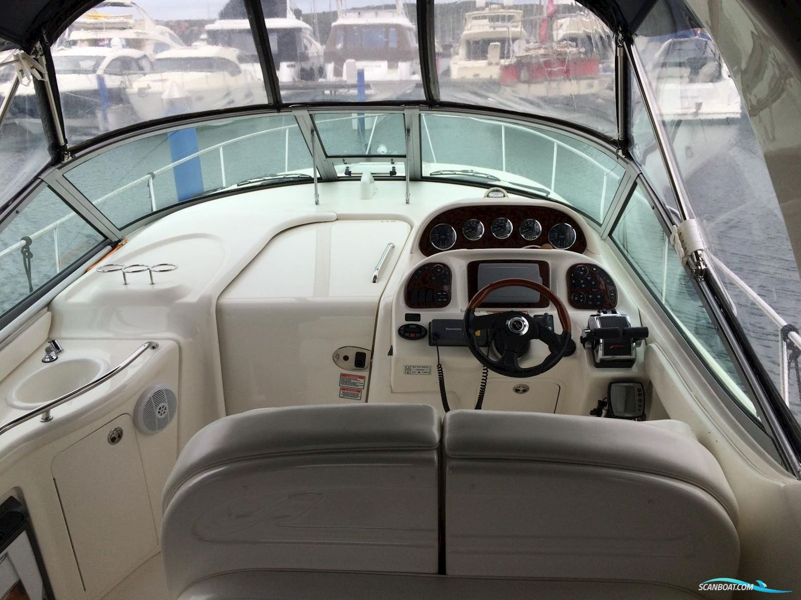 Sea Ray 335 Sundancer