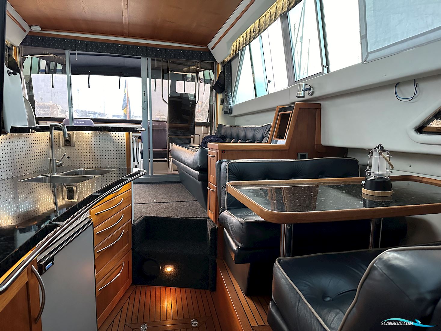 Sea Ray 340 Sedan Bridge