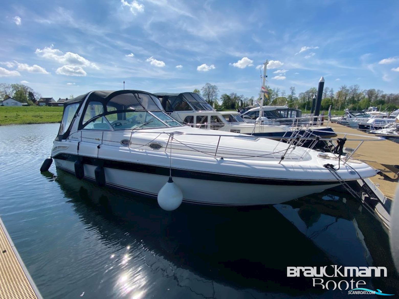 Sea Ray 340 Sundancer Motorboat 2001, with Mercruiser engine, Germany