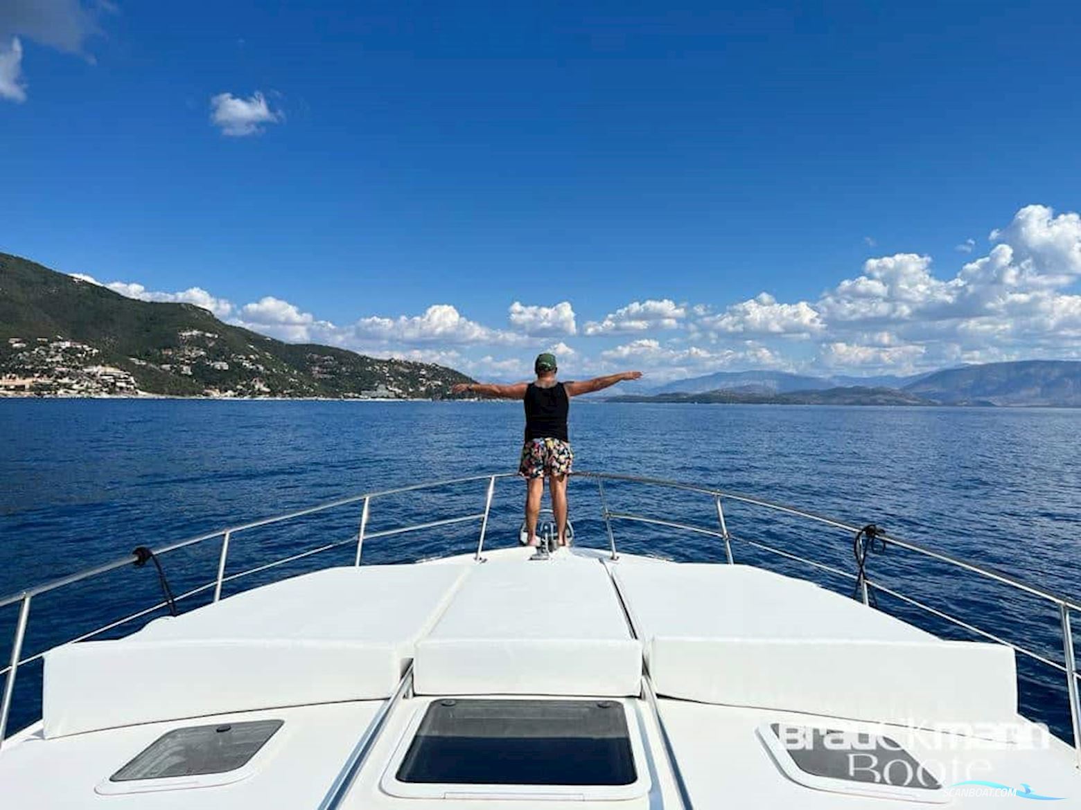 Sea Ray 37