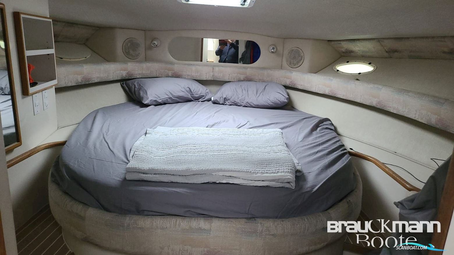 Sea Ray 37