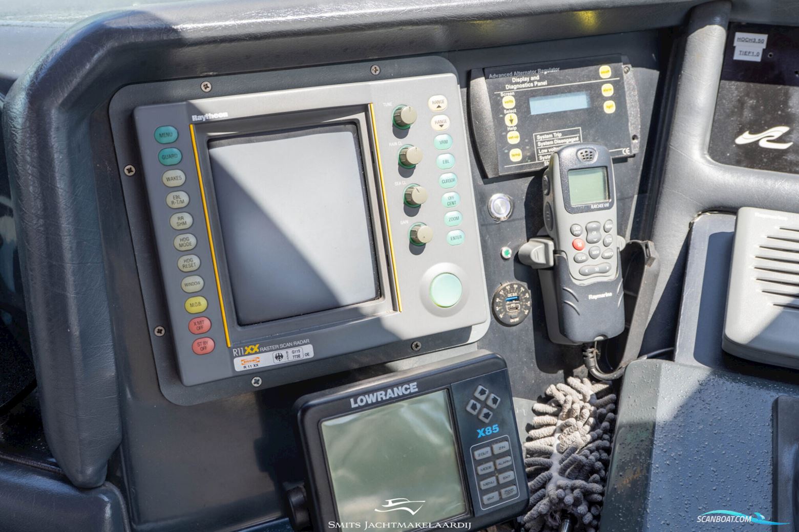 Sea Ray 370 Express Cruiser