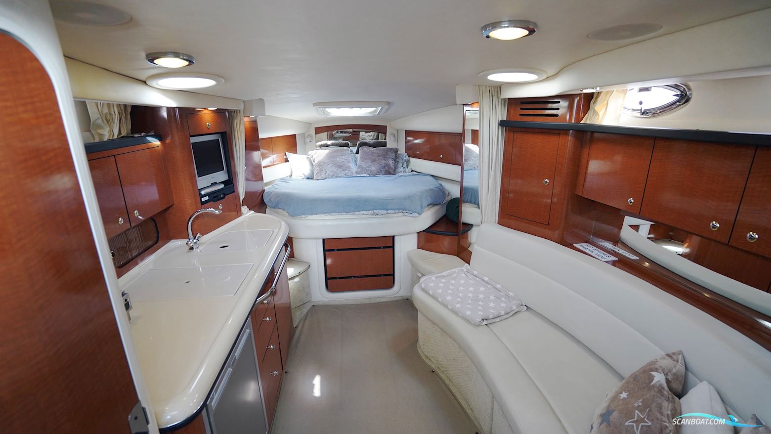 Sea Ray 375 Sundancer