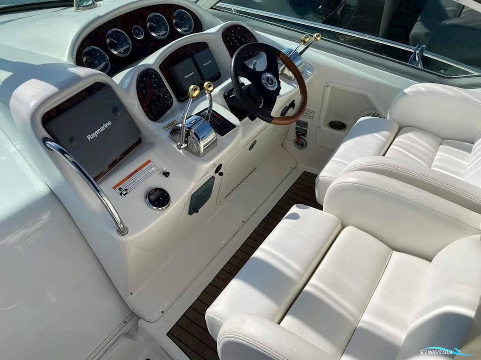 Sea Ray 375 Sundancer