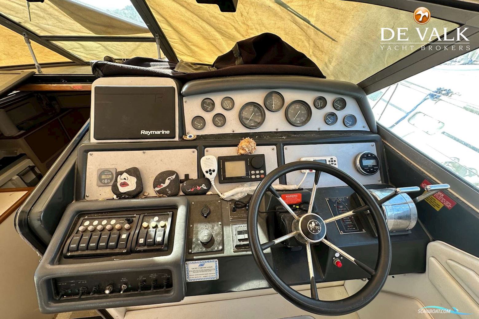 Sea Ray 400 Express Cruiser