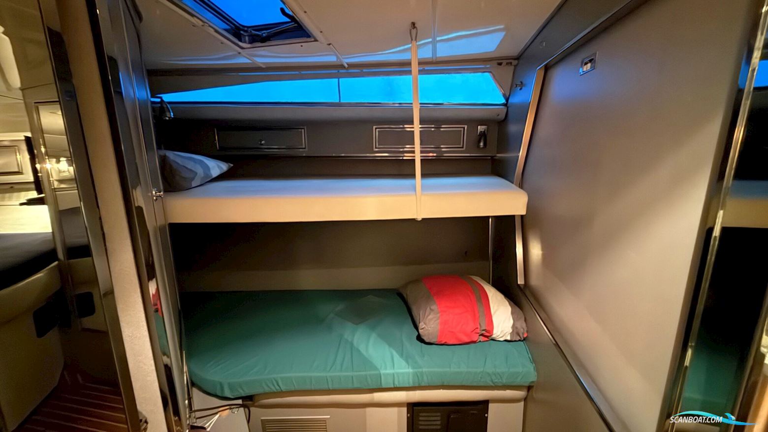 Sea Ray 400 Express Cruiser