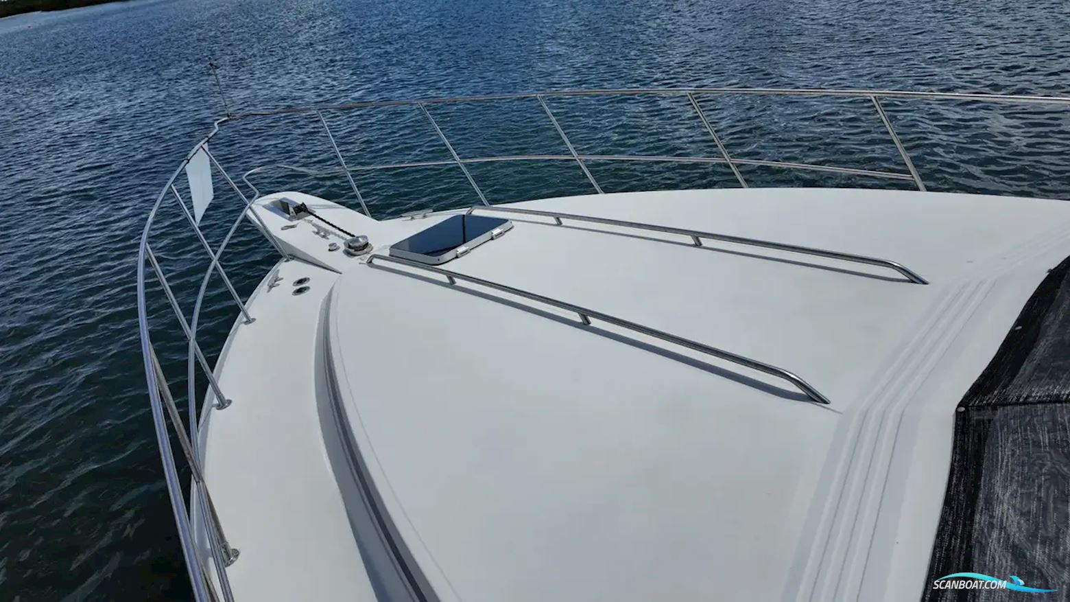 Sea Ray 410 Aft Cabin