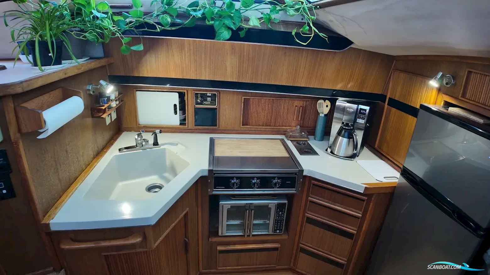 Sea Ray 410 Aft Cabin