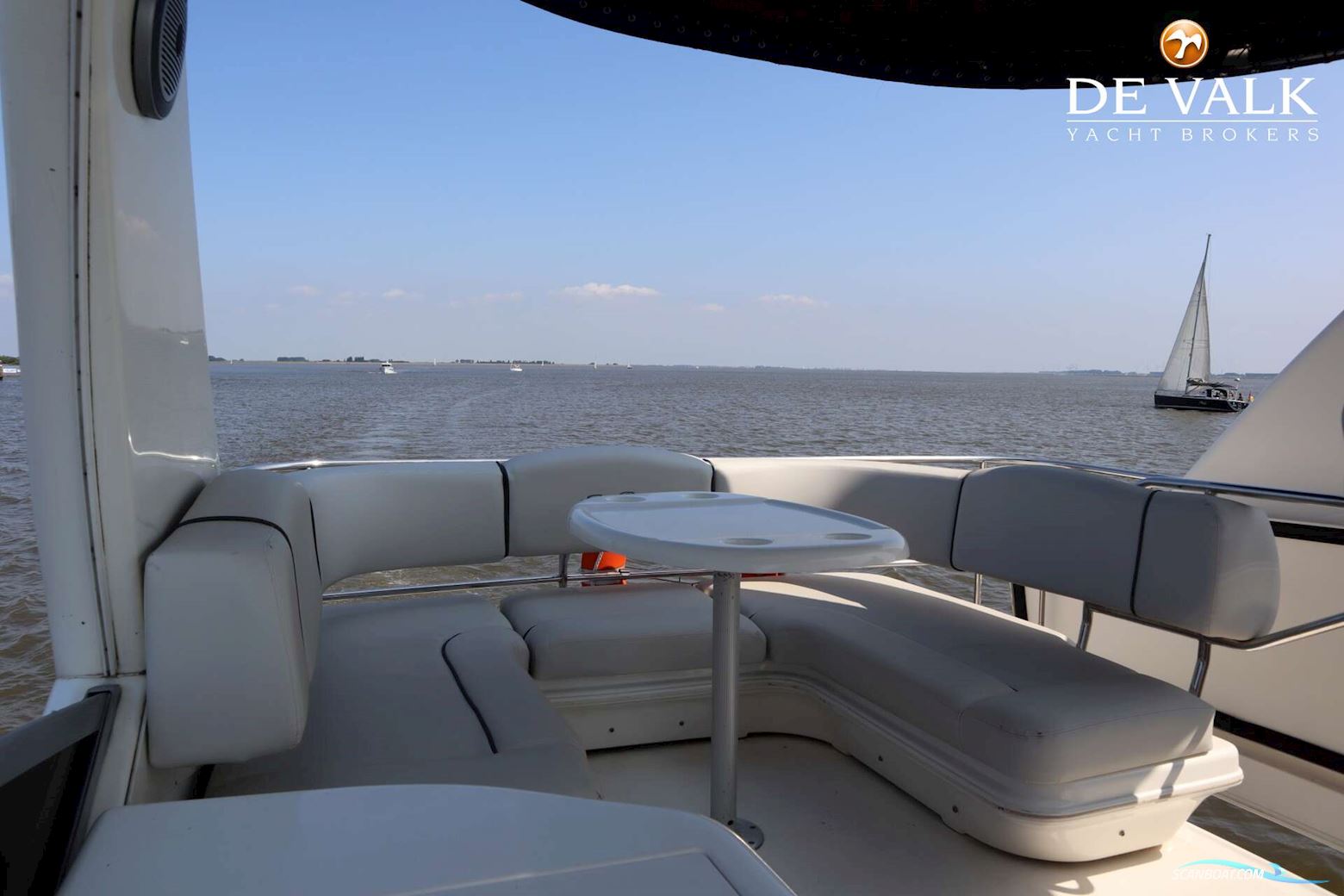 Sea Ray 455 Sedan Bridge