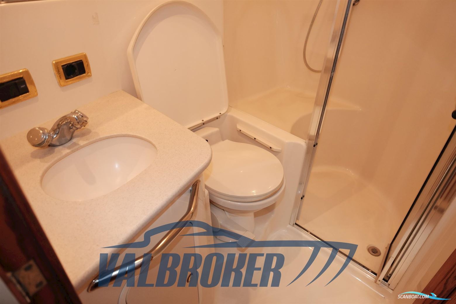 Sea Ray 480 Sedan Bridge