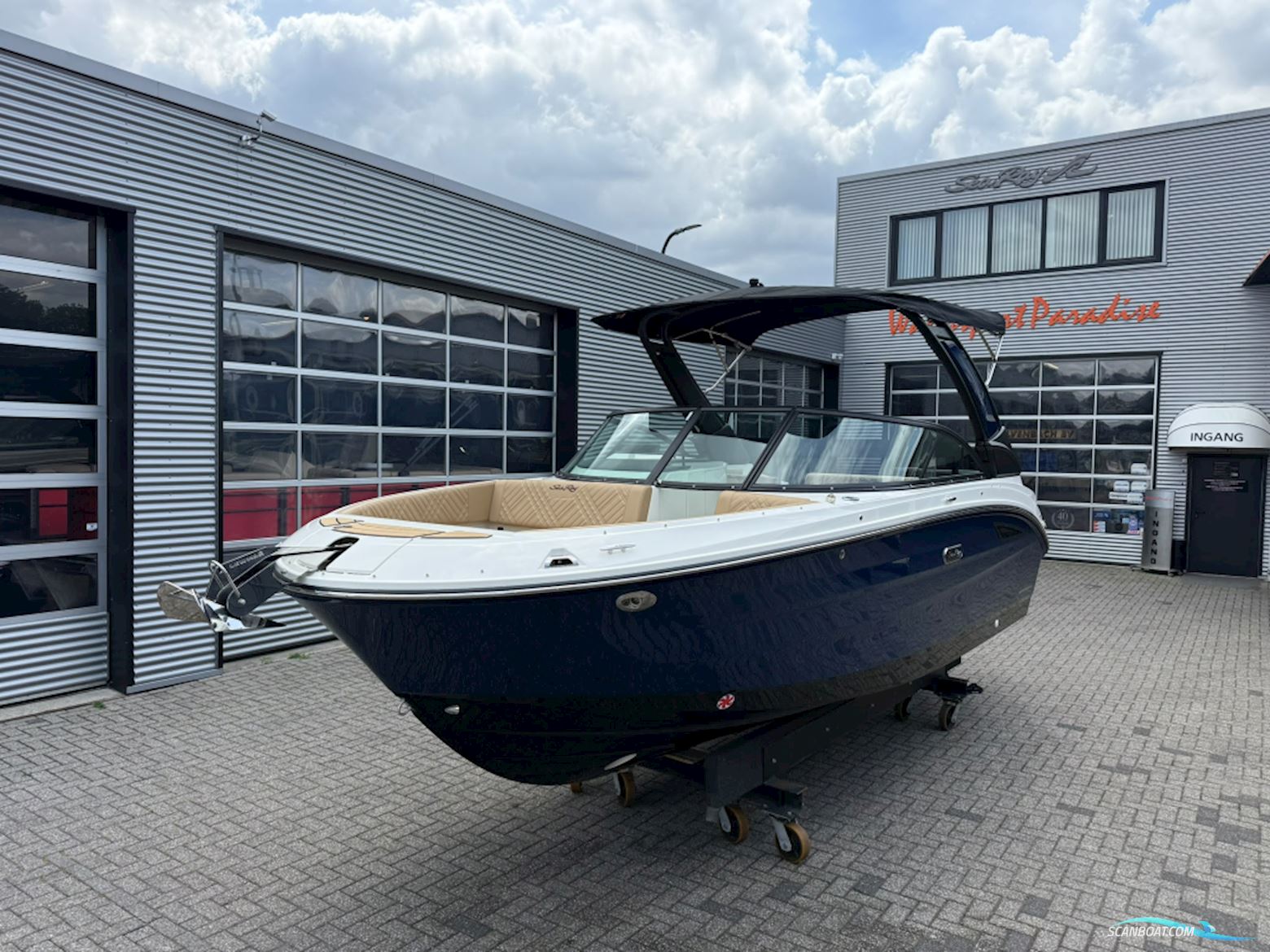 Sea Ray SDX 230 Motorboat 2027, with MerCruiser engine, The Netherlands