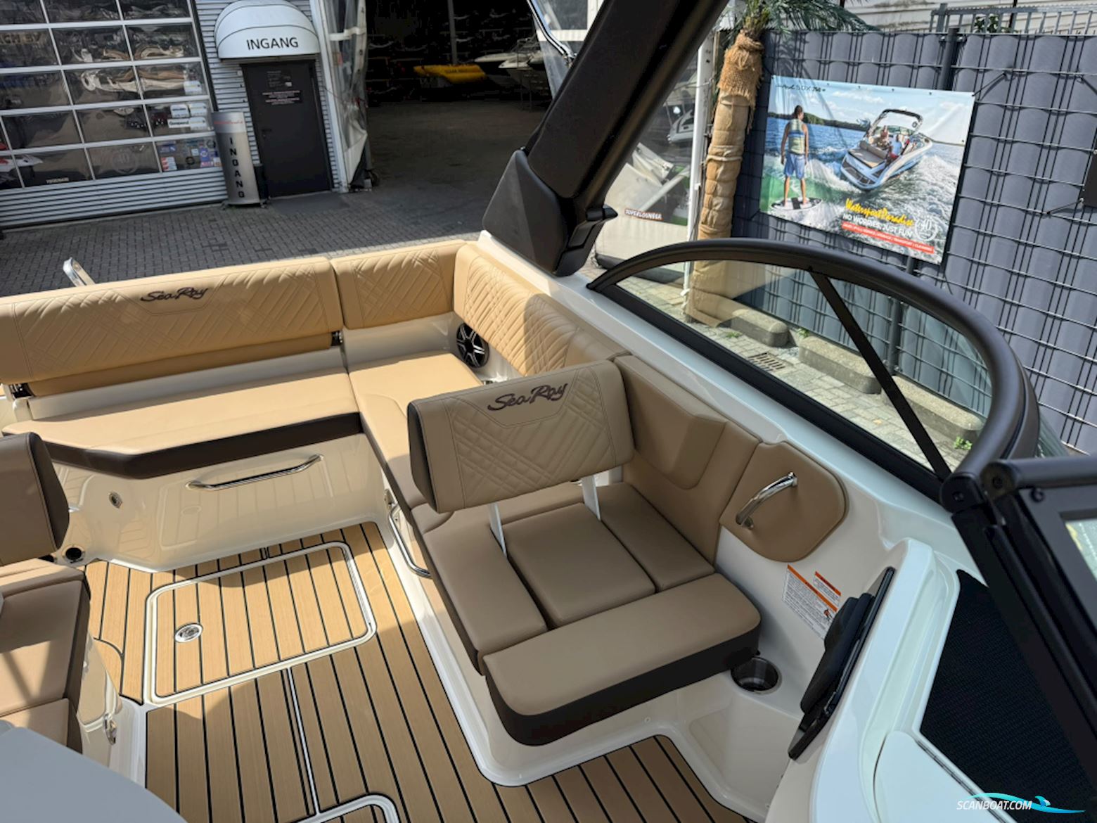 Sea Ray SDX 230