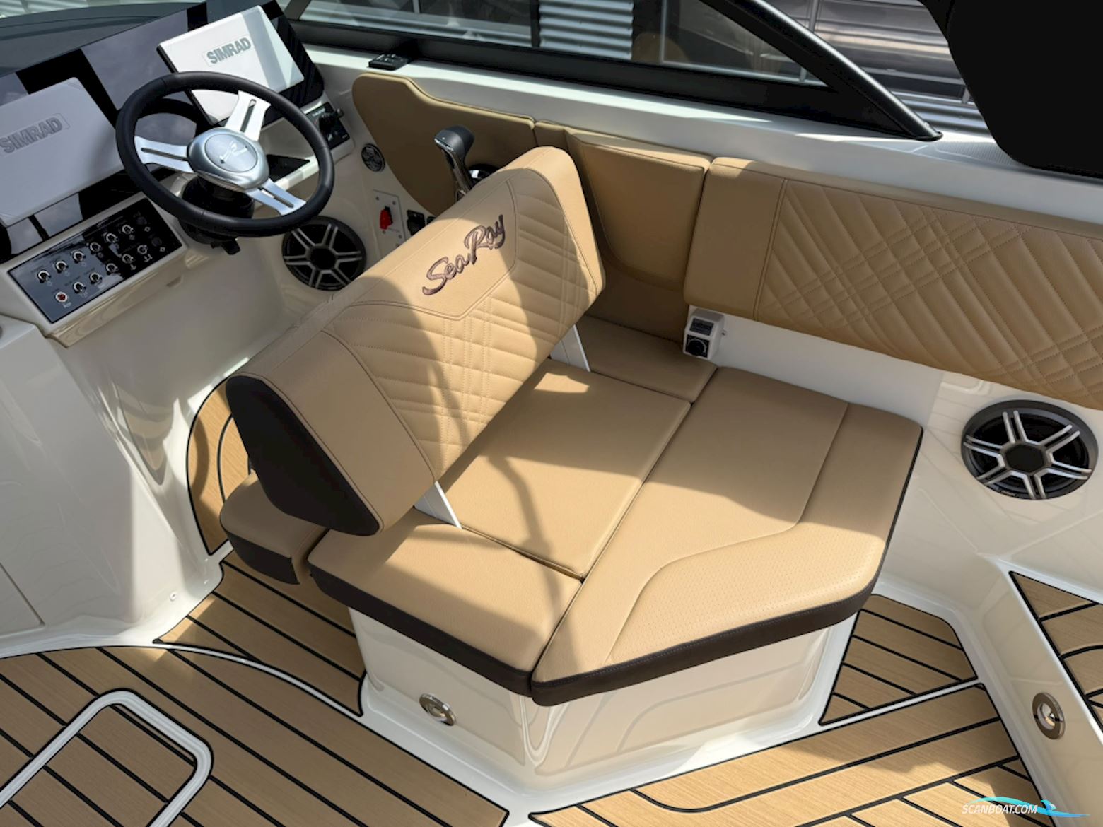 Sea Ray SDX 230