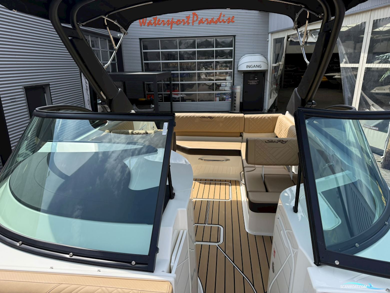 Sea Ray SDX 230