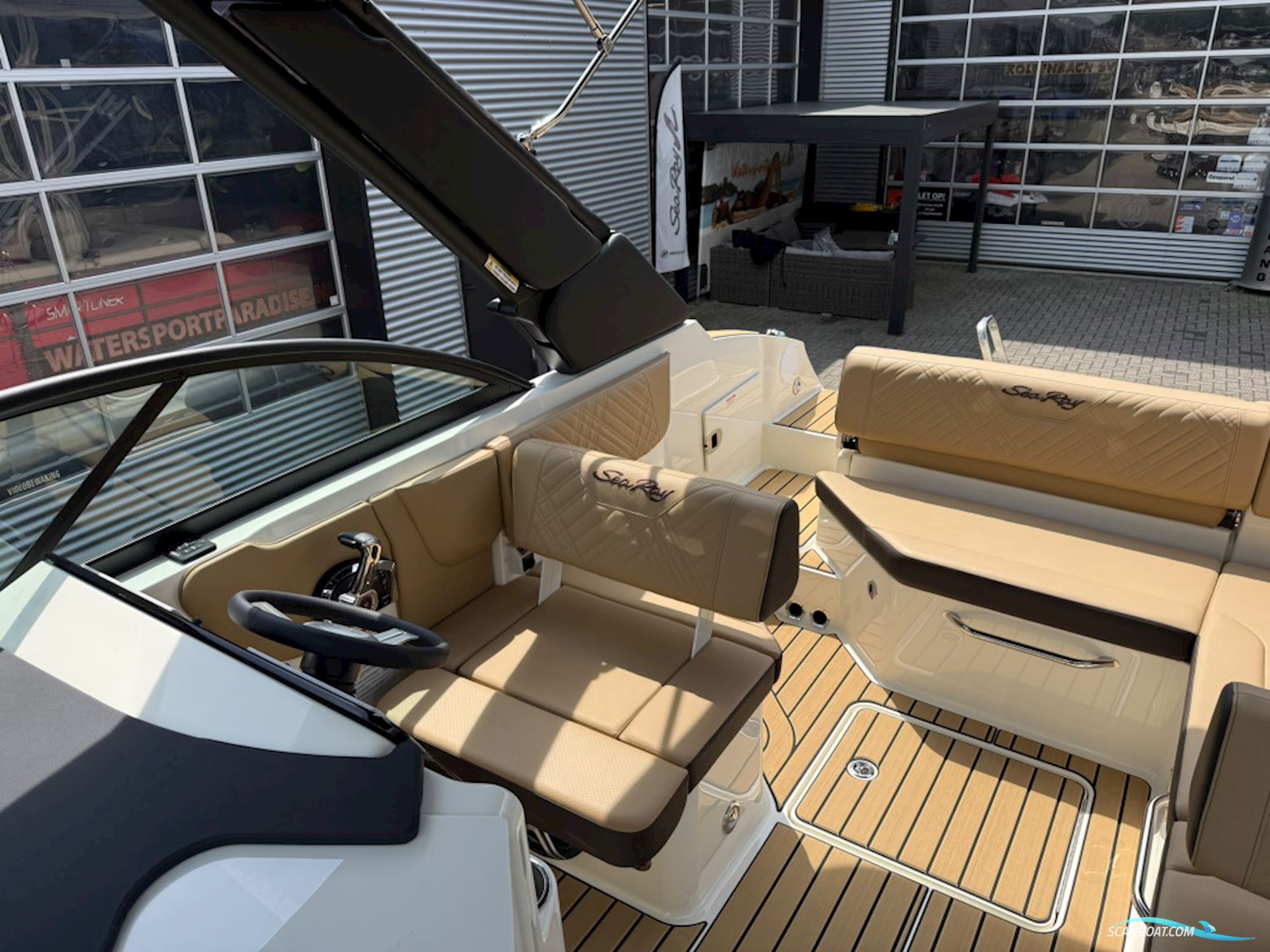 Sea Ray SDX 230