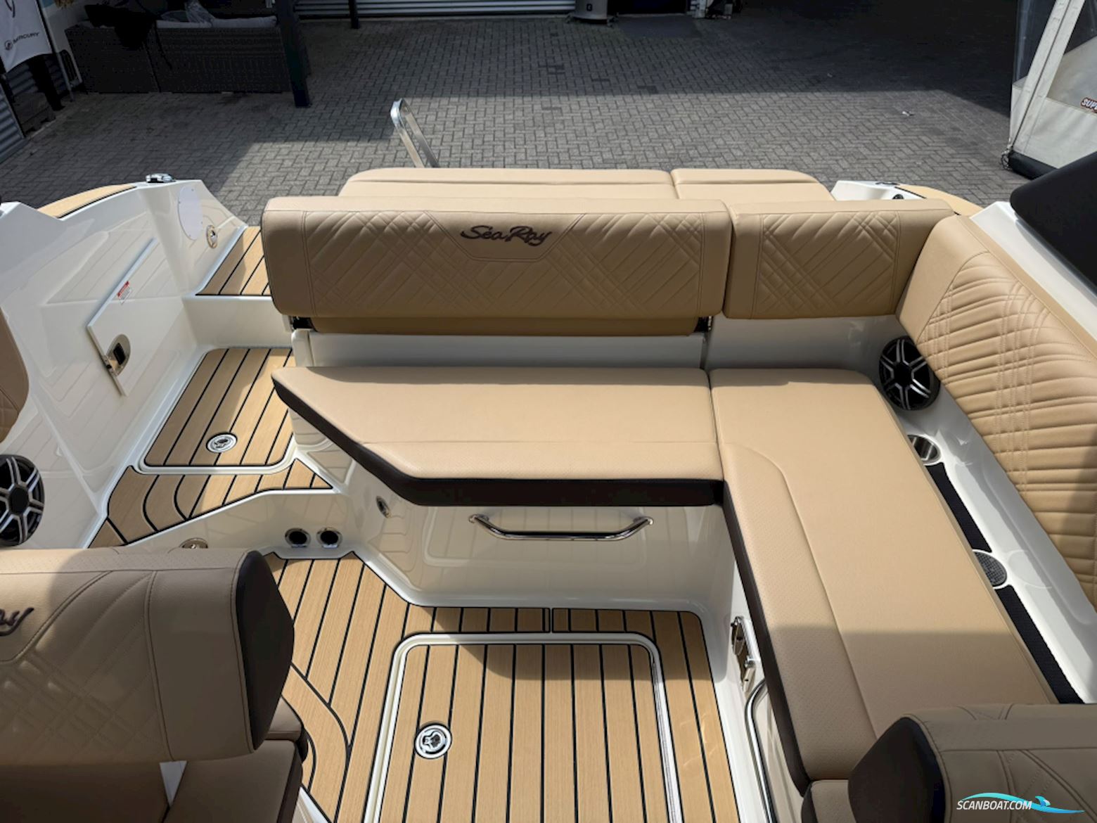 Sea Ray SDX 230