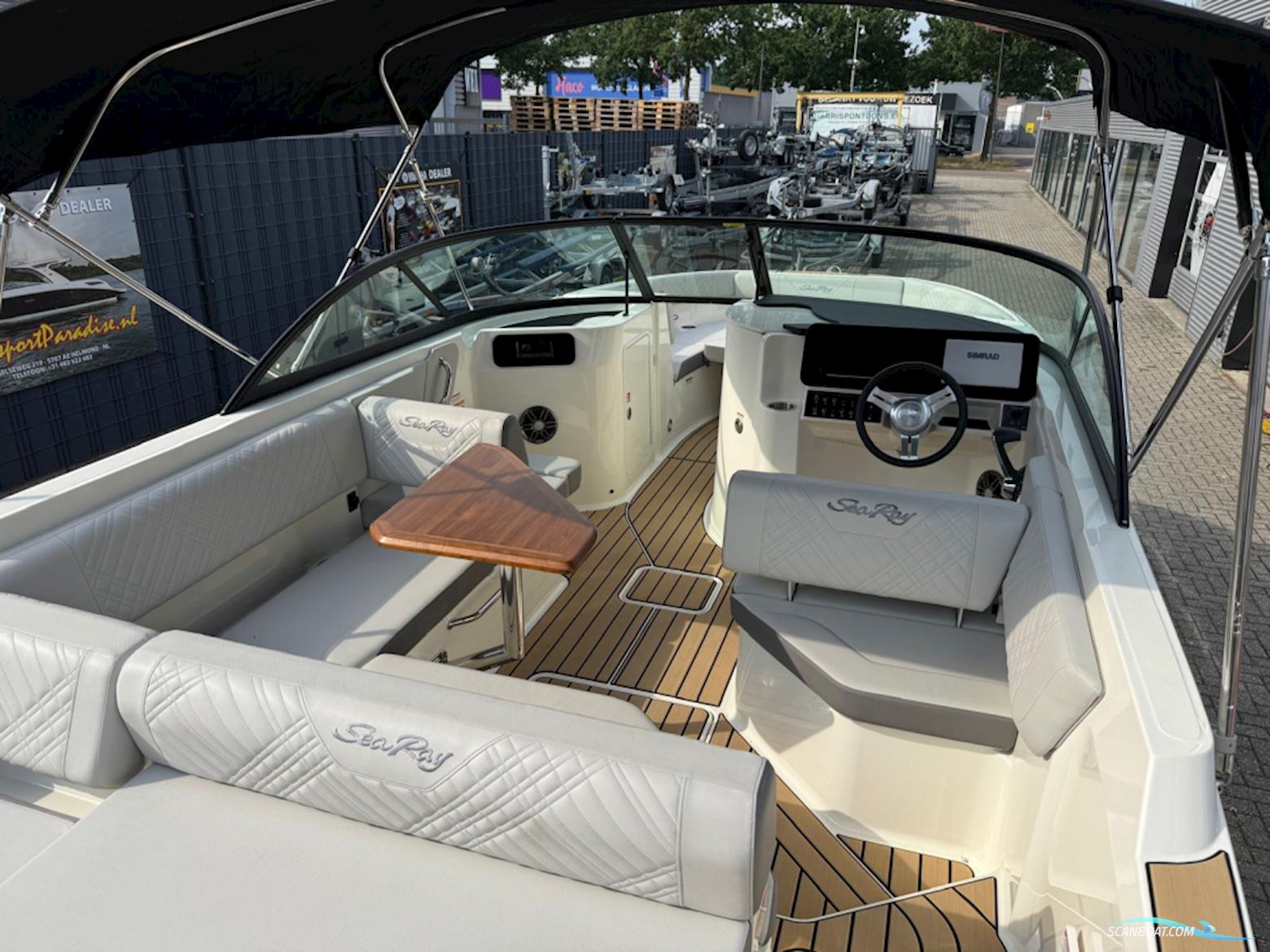 Sea Ray SDX 230