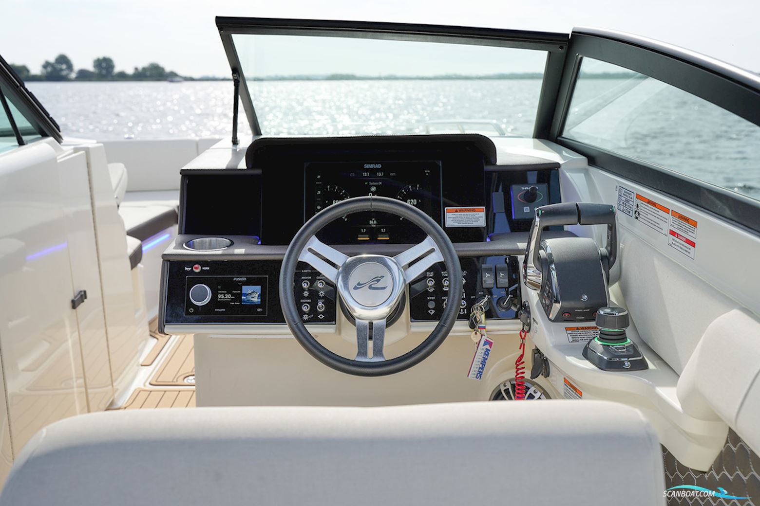 Sea Ray SDX 290 Outboard