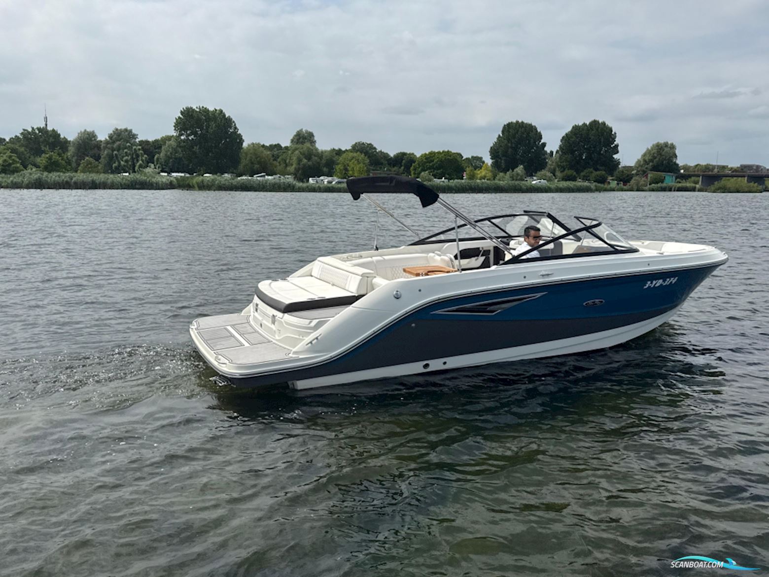 Sea Ray SLX 250