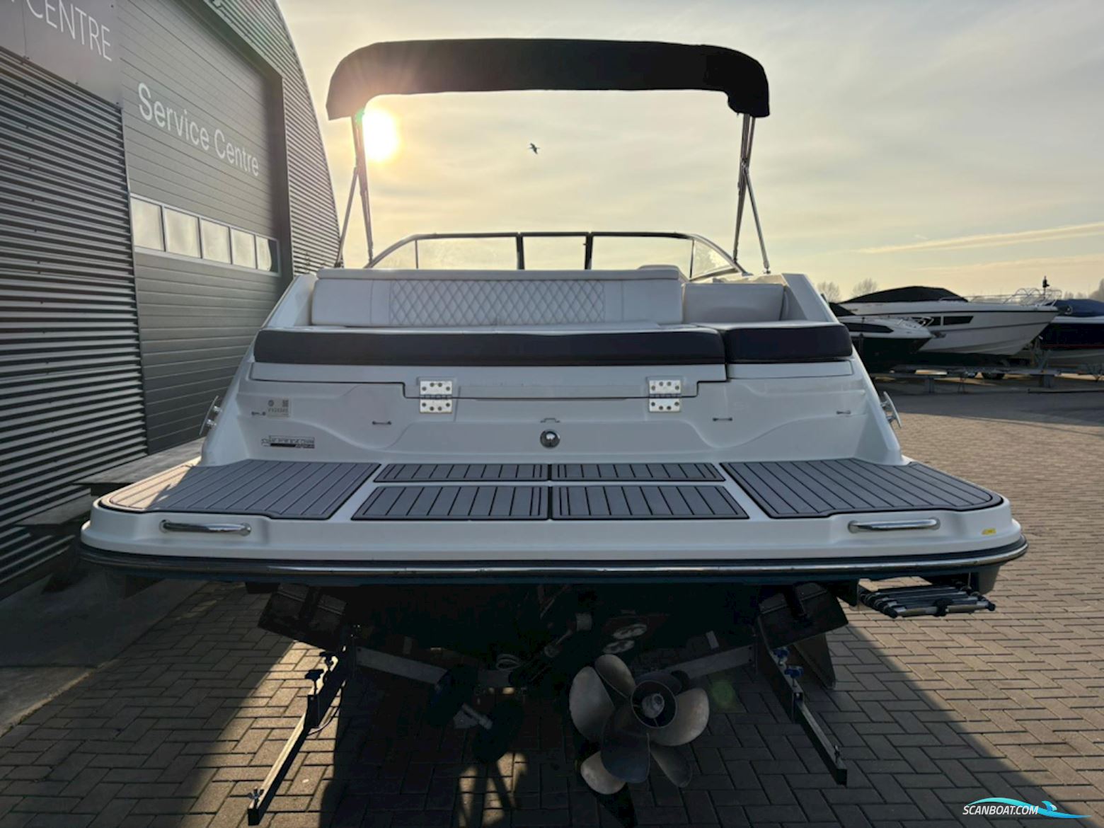 Sea Ray SLX 250