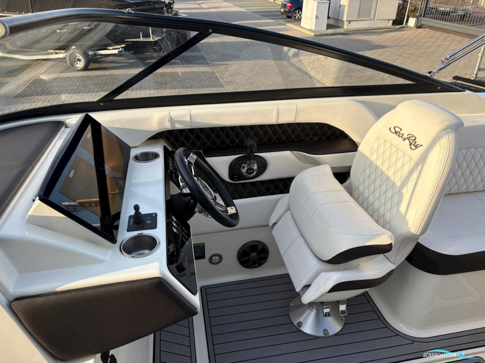 Sea Ray SLX 250