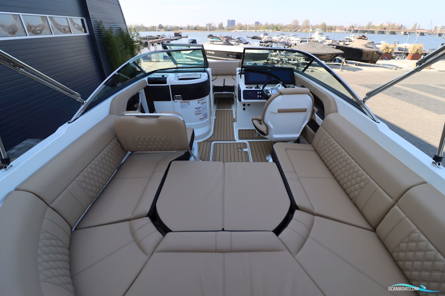 Sea Ray SLX 250