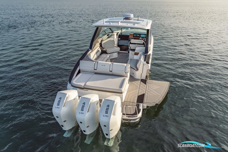Sea Ray SLX 360