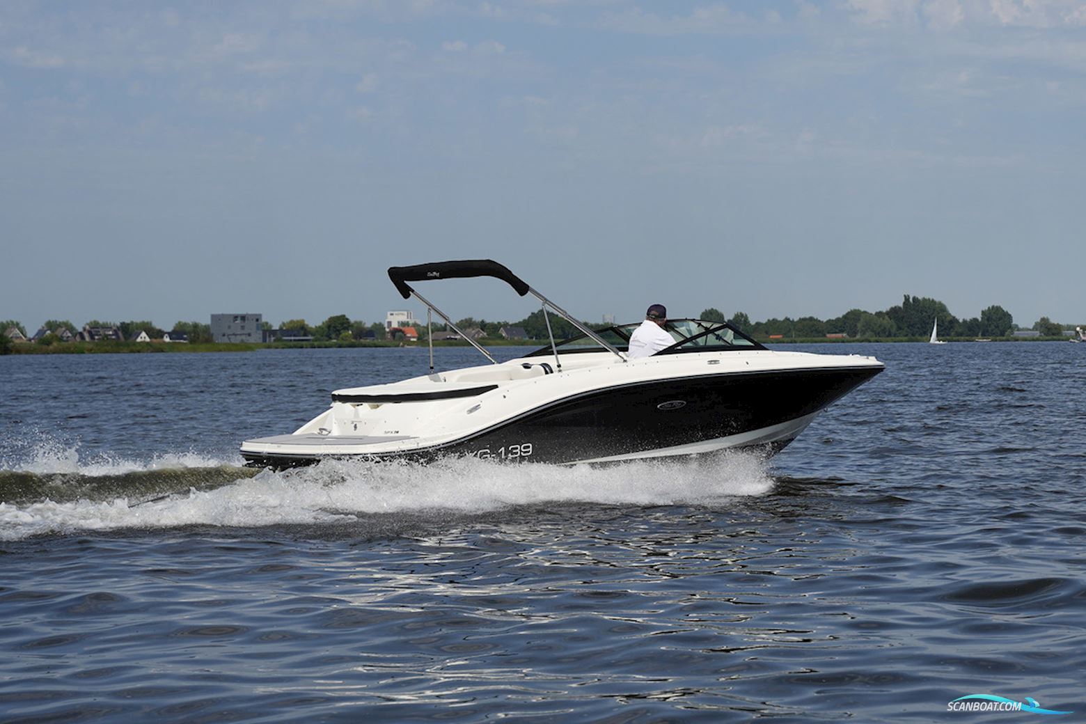 Sea Ray SPX 210
