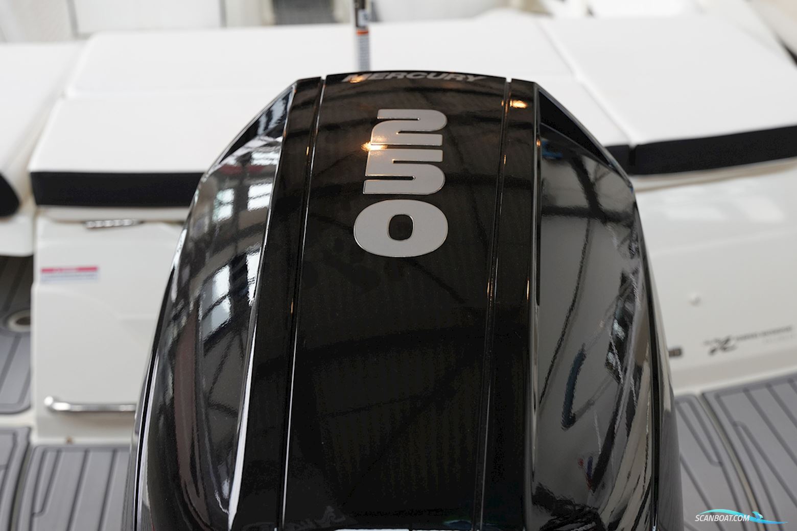 Sea Ray SPX 230 Outboard