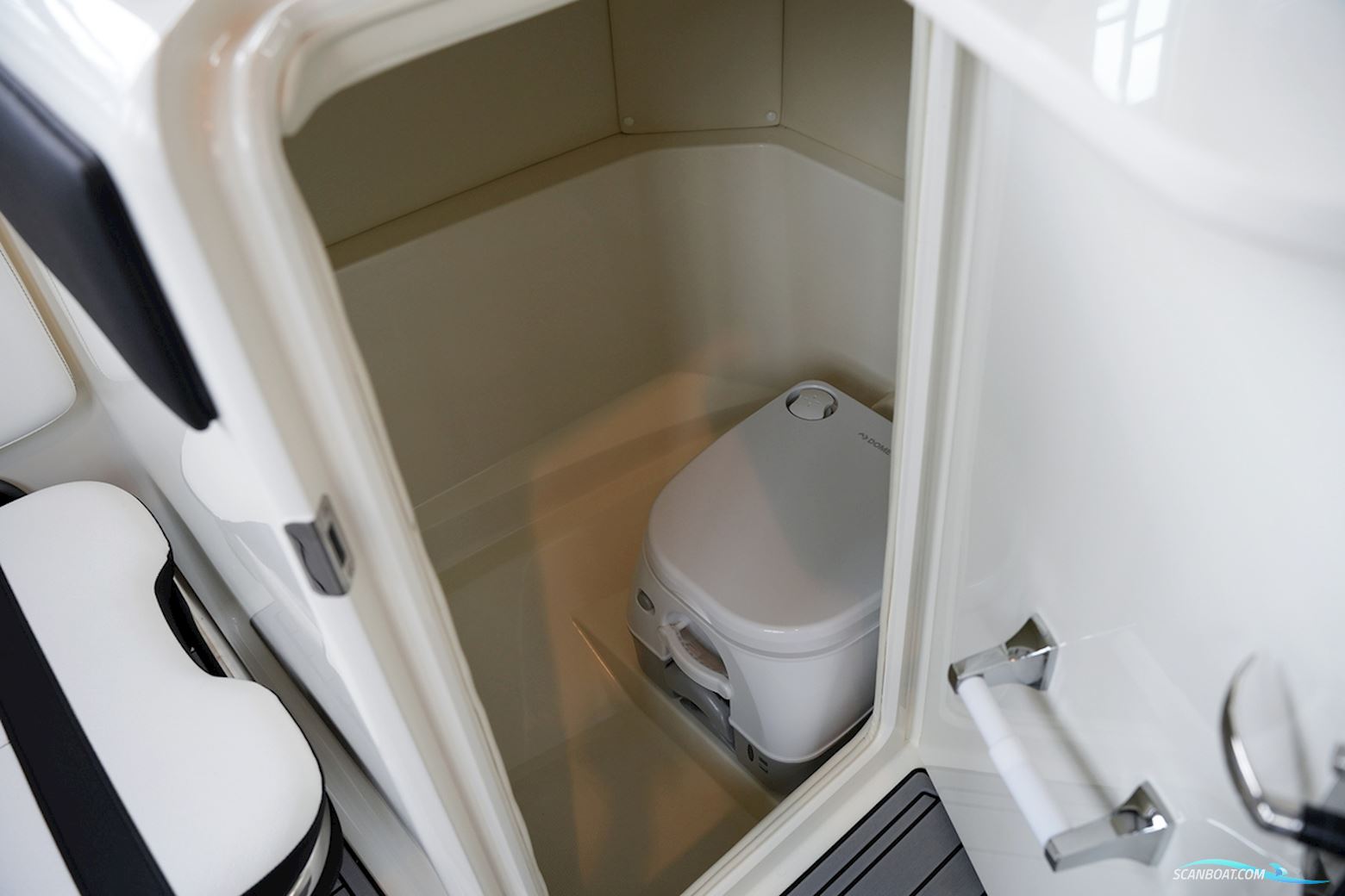 Sea Ray SPX 230 Outboard