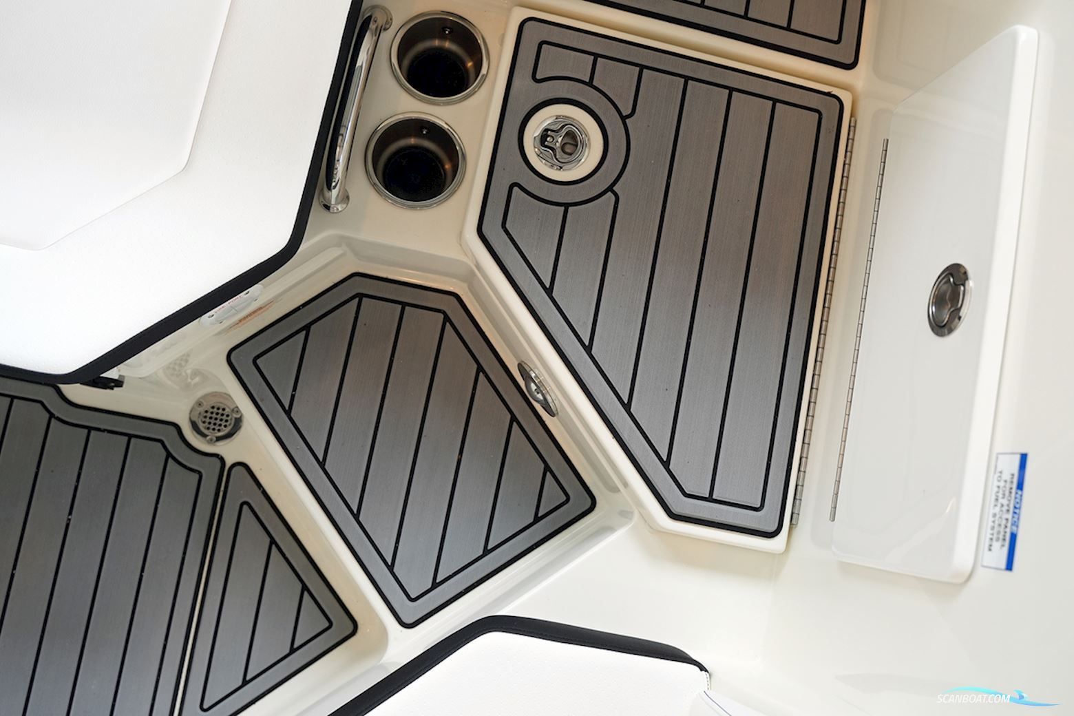 Sea Ray SPX 230 Outboard