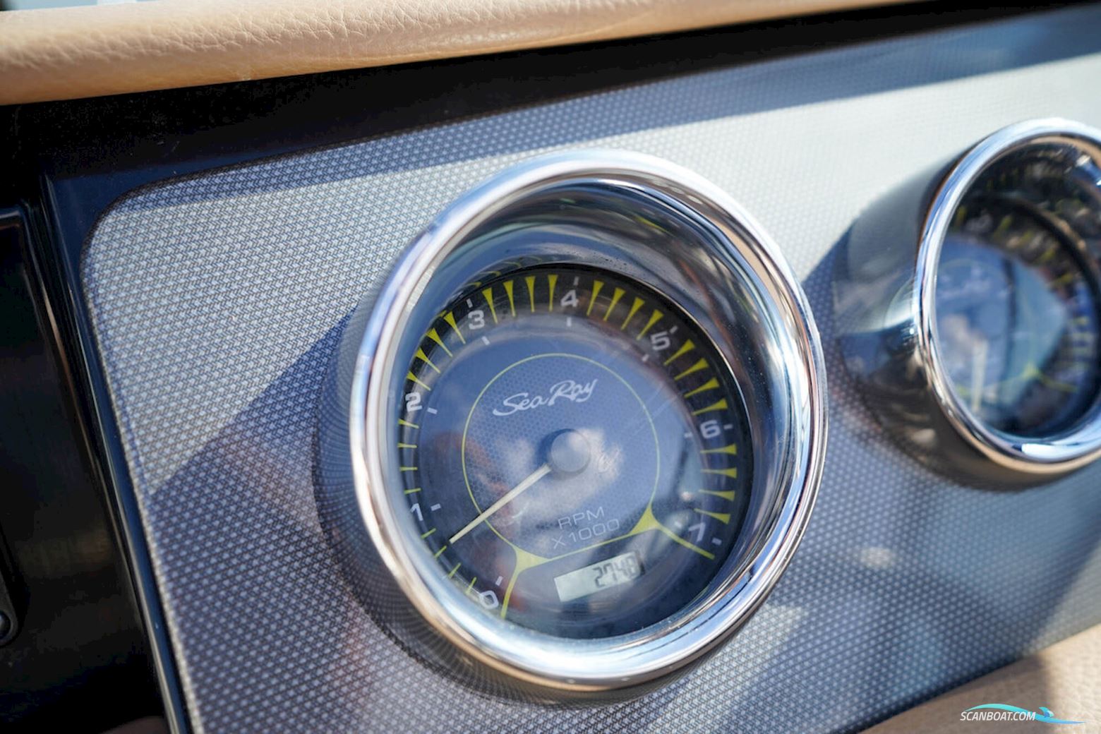 Sea Ray Sun Sport 230