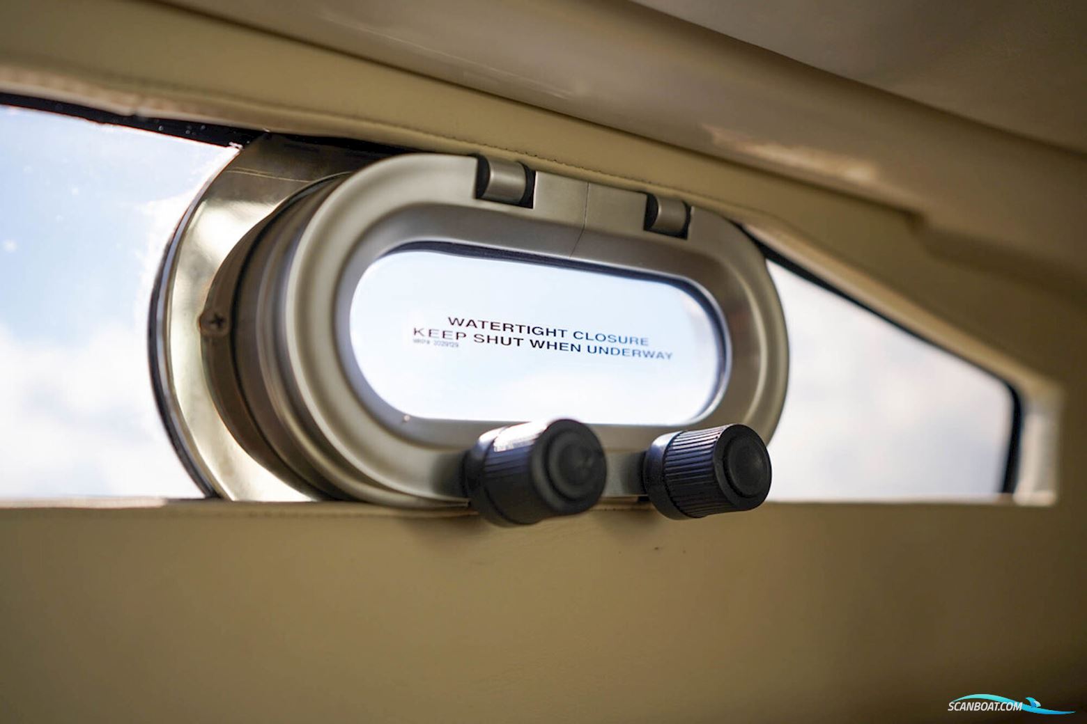 Sea Ray Sun Sport 230