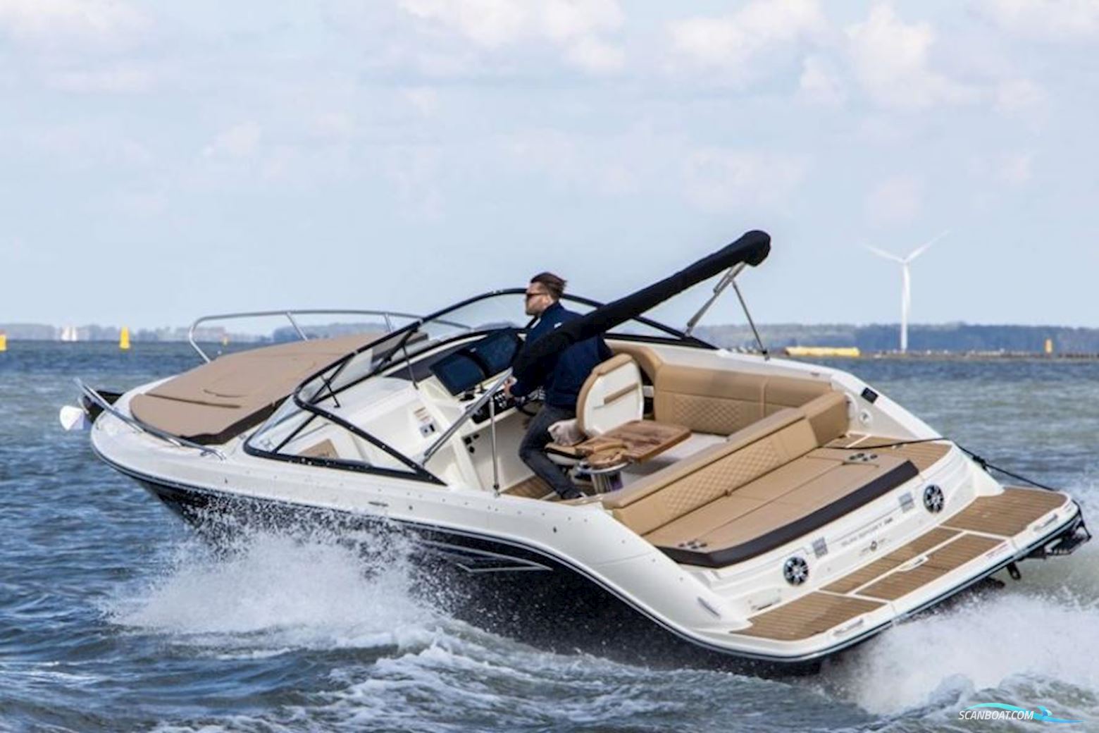 Sea Ray Sun Sport 250 Motorboat 2021, with Mercruiser 350 pk. engine, The Netherlands