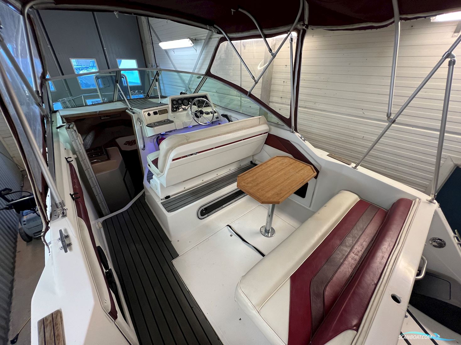 Sea Ray Sundancer 220