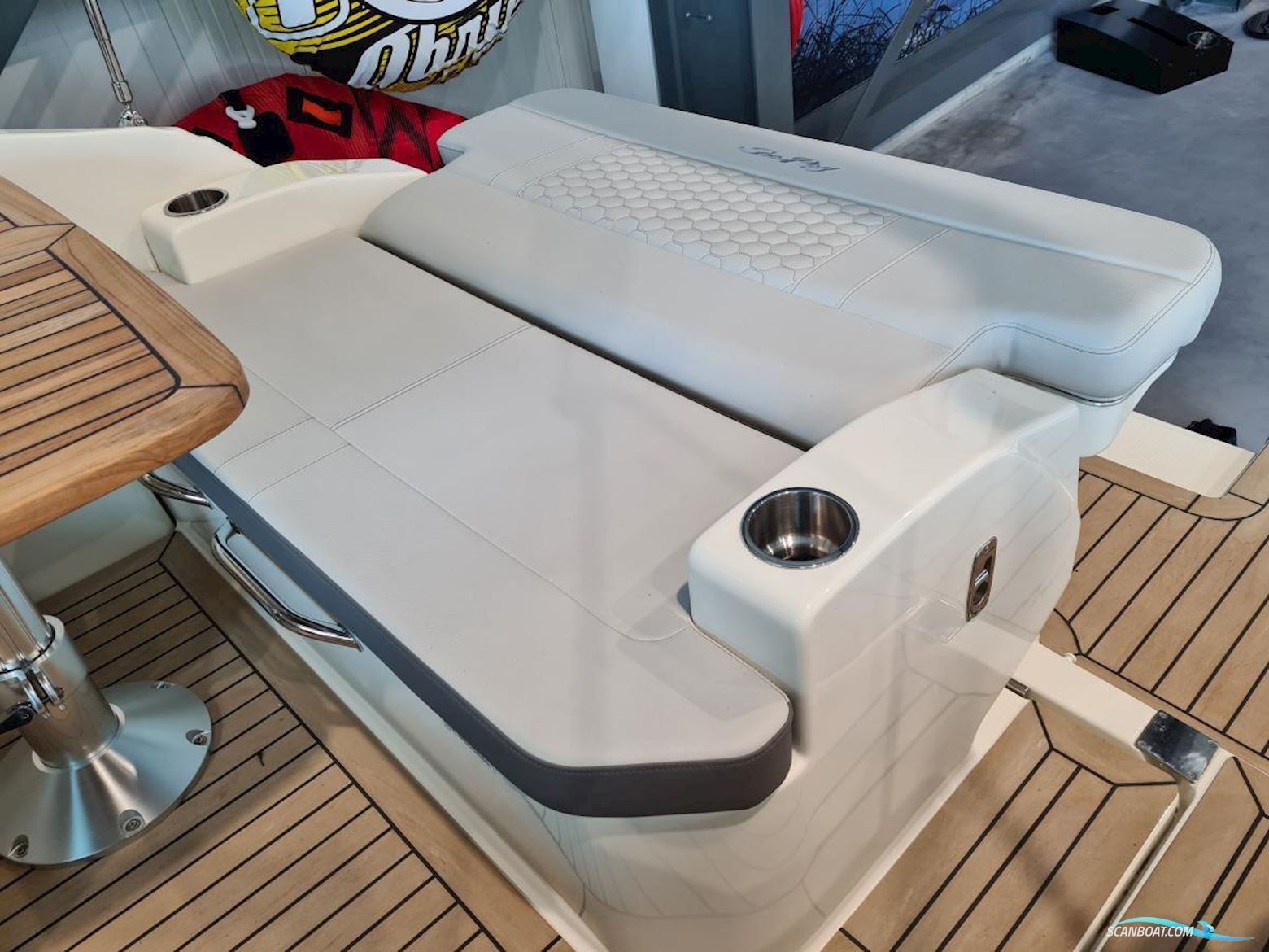 Sea Ray Sundancer 265