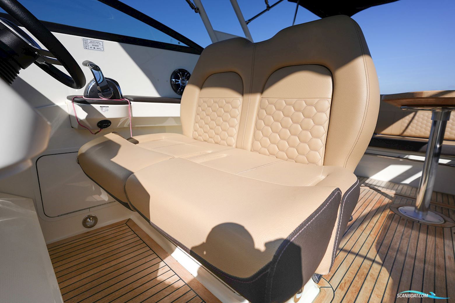 Sea Ray Sundancer 290