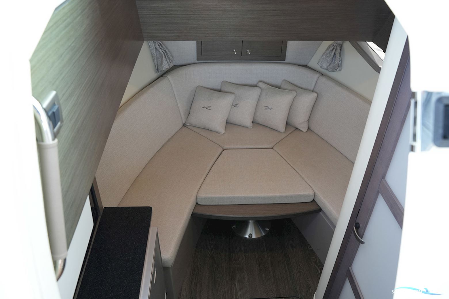 Sea Ray Sundancer 290