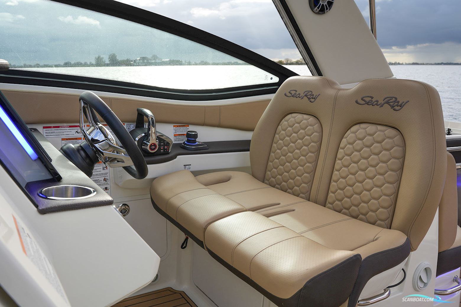 Sea Ray Sundancer 320