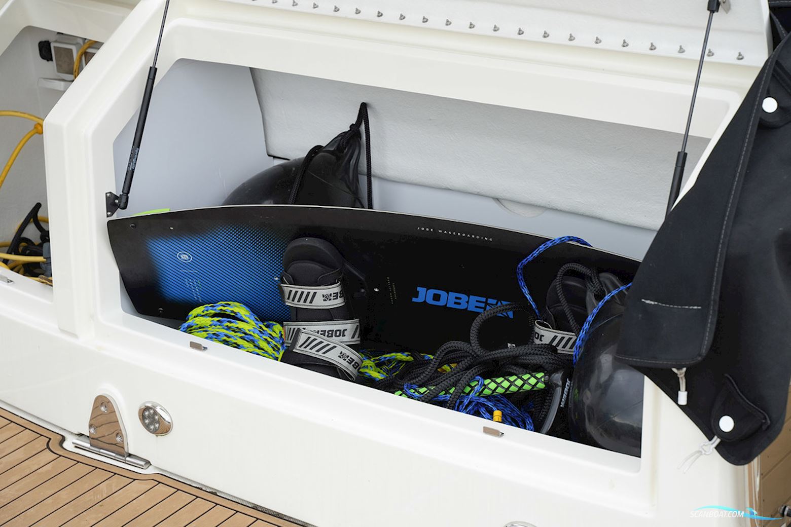 Sea Ray Sundancer 320