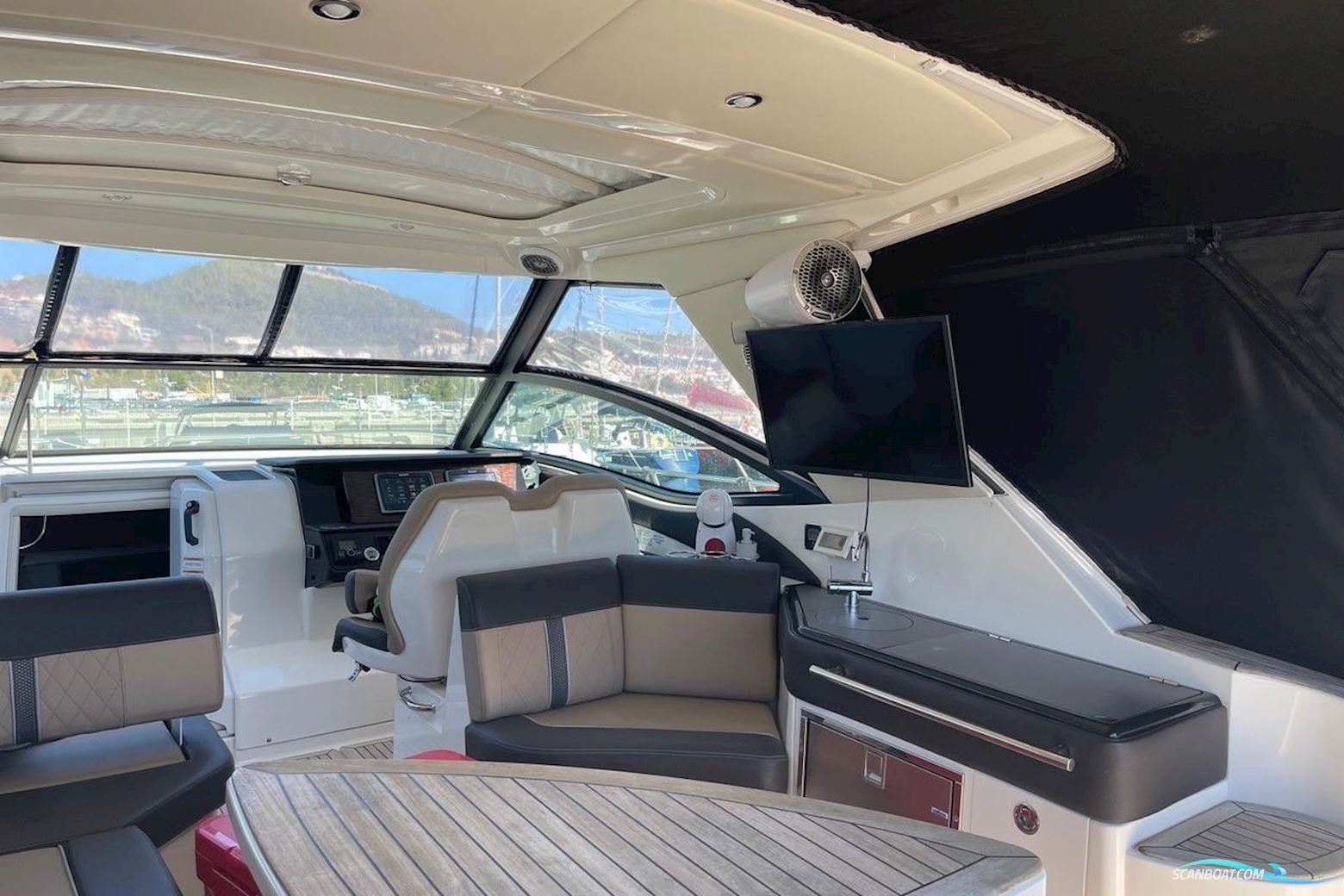 Sea Ray Sundancer 320