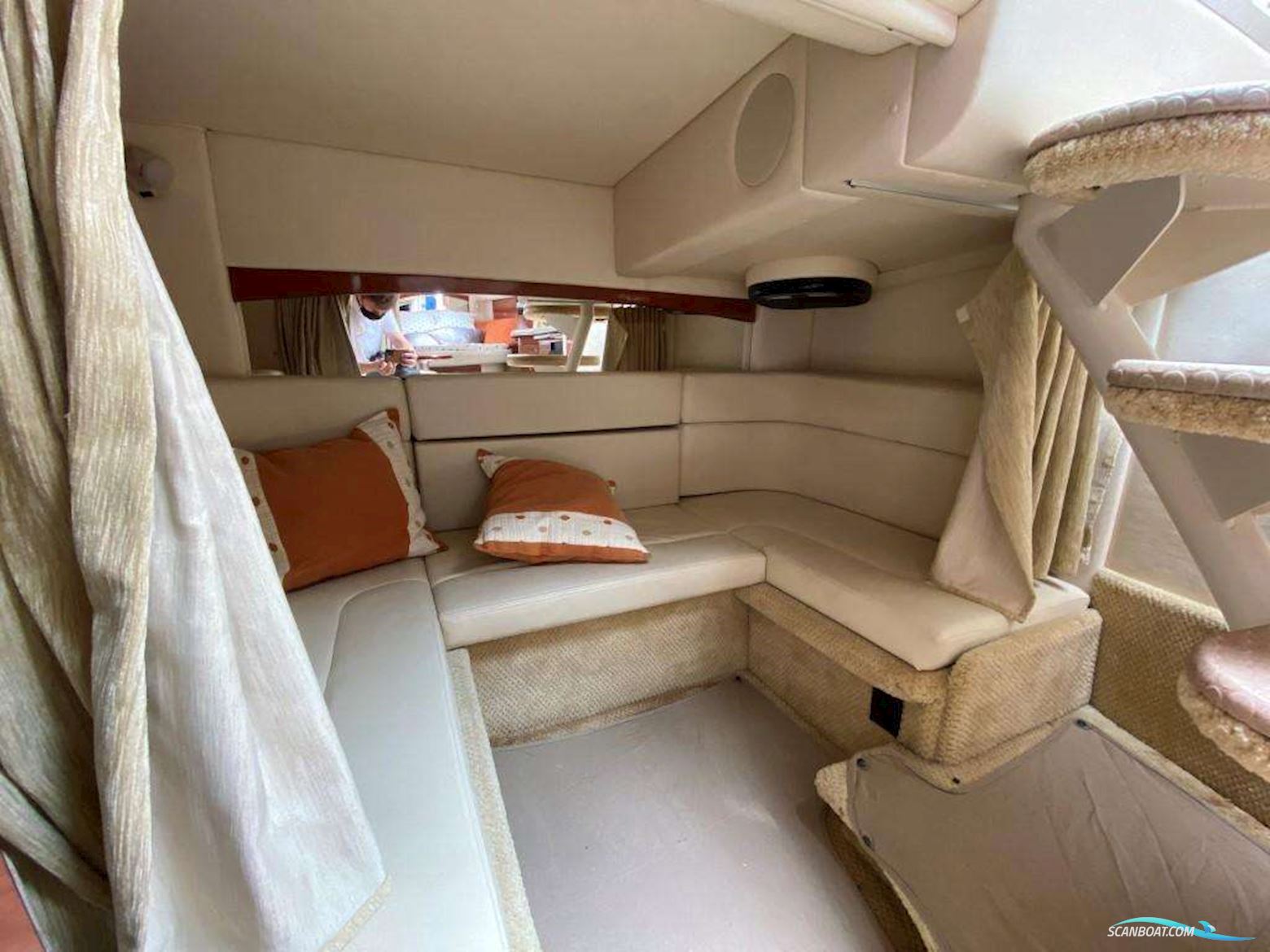 Sea Ray Sundancer 355