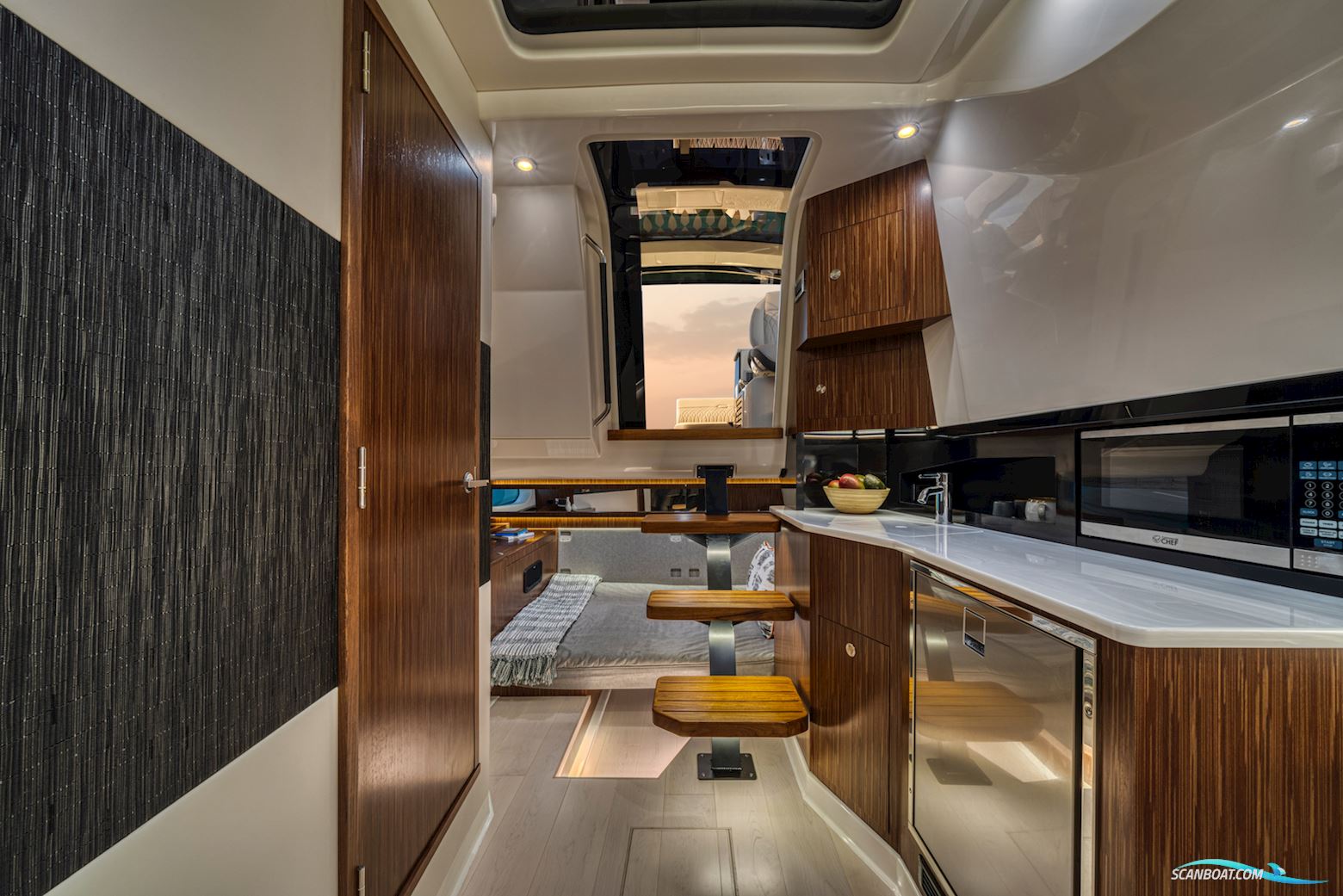 Sea Ray Sundancer 370