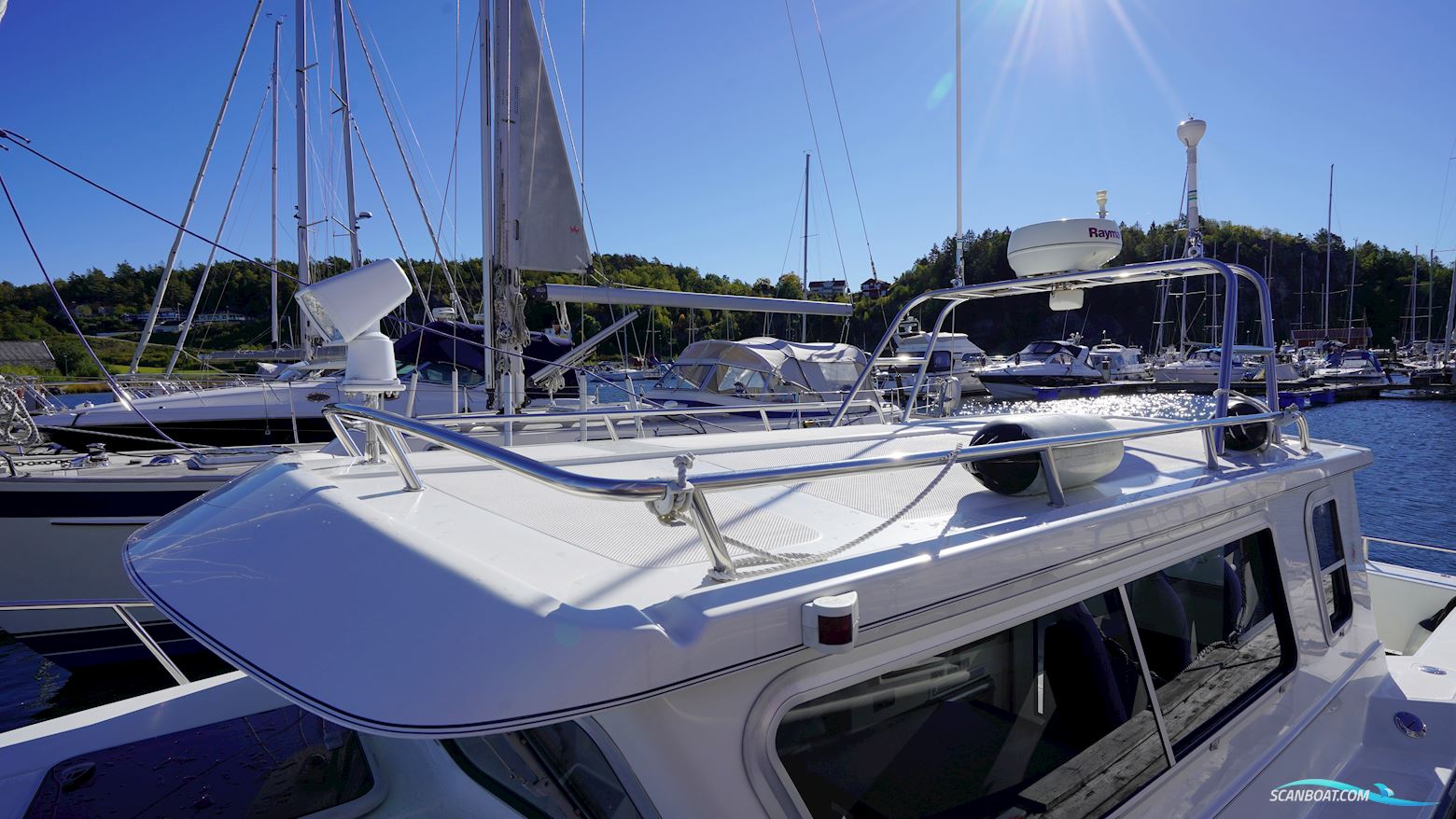 Sea Sport Explorer 2400