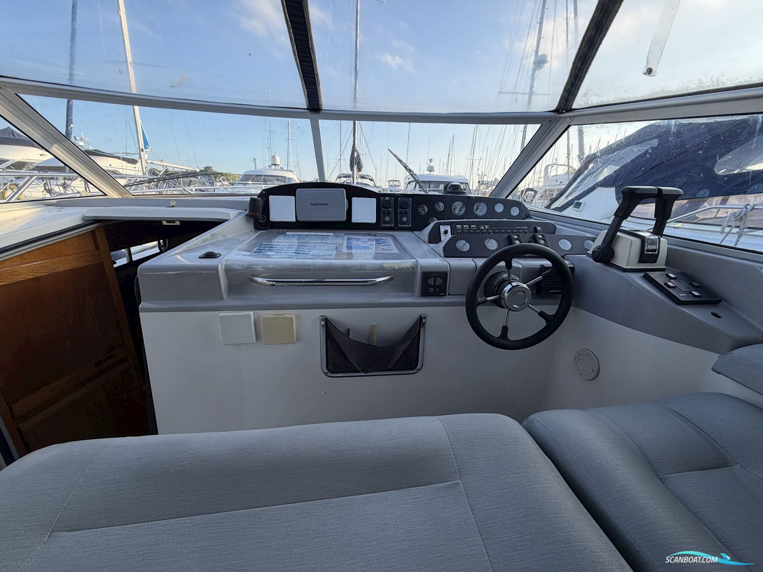 Sealine 290 Ambassador