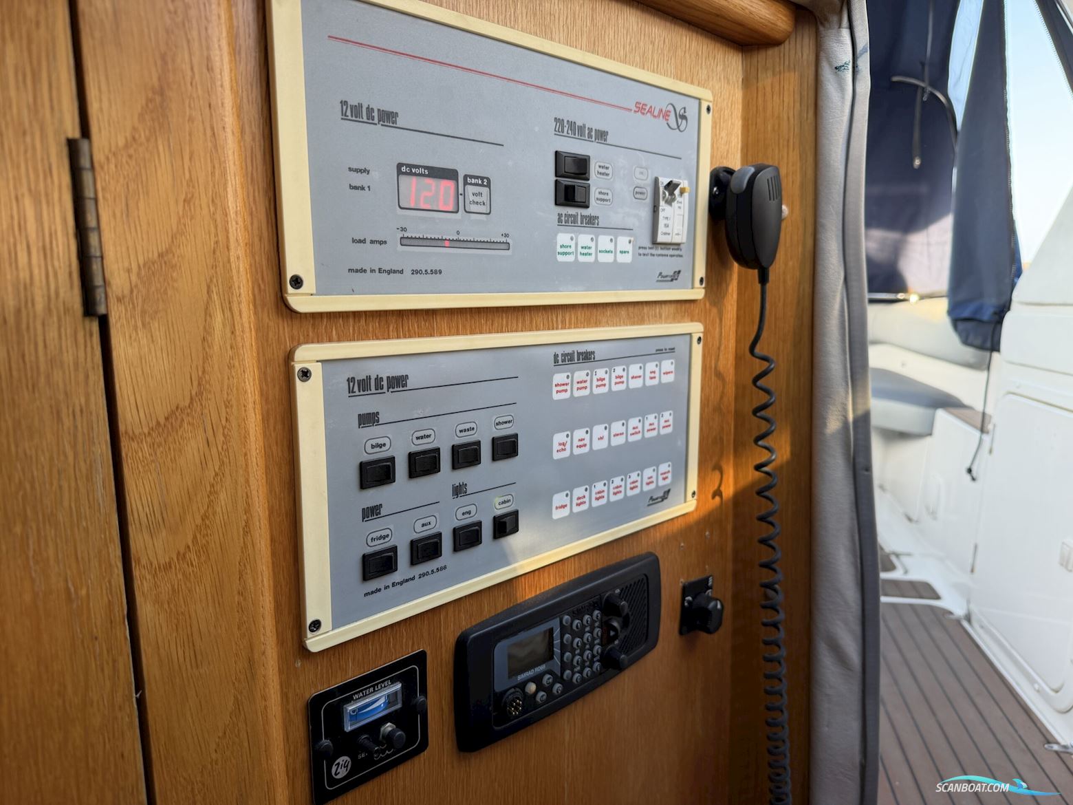 Sealine 290 Ambassador