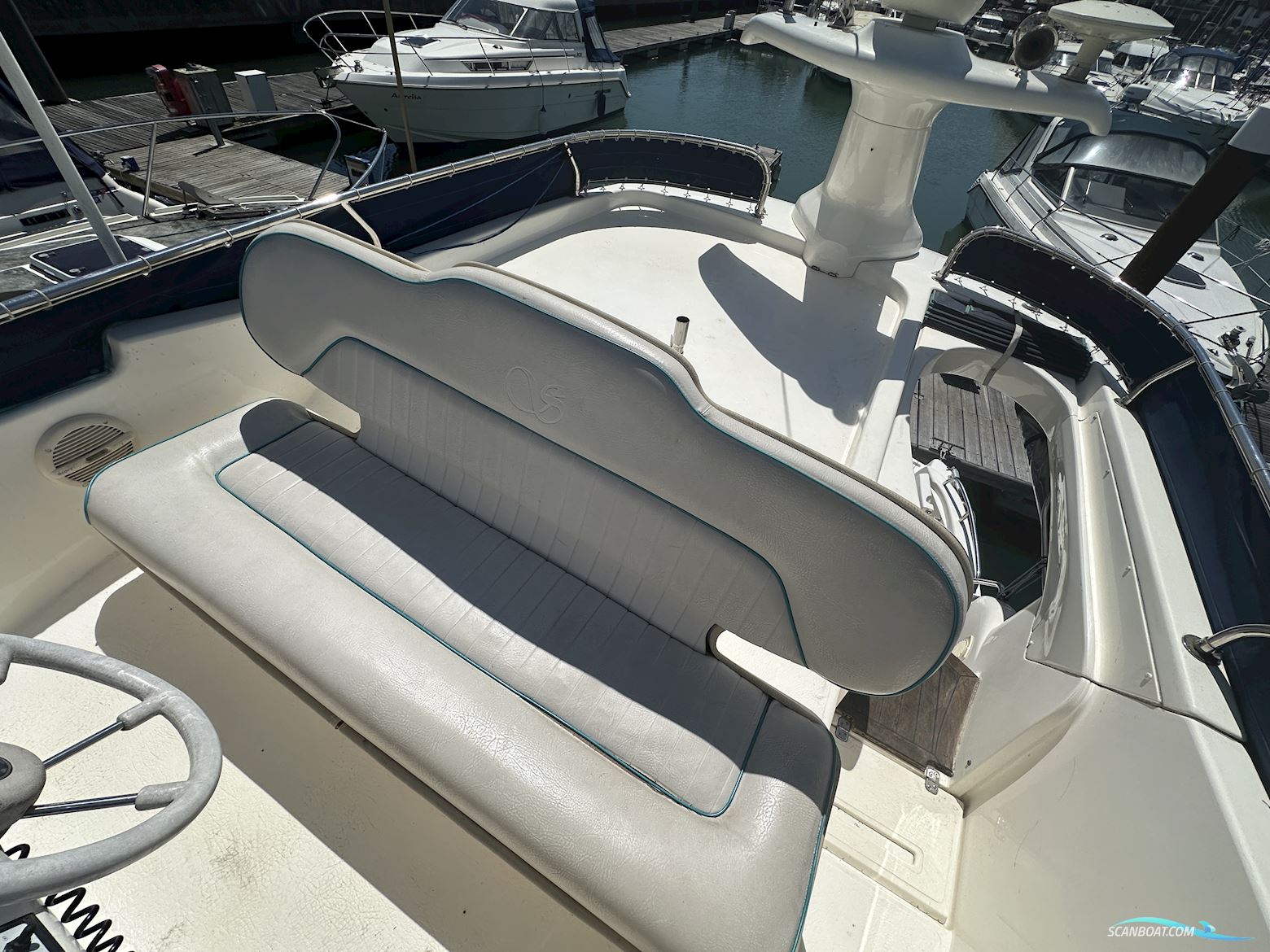 Sealine 330 Statesman