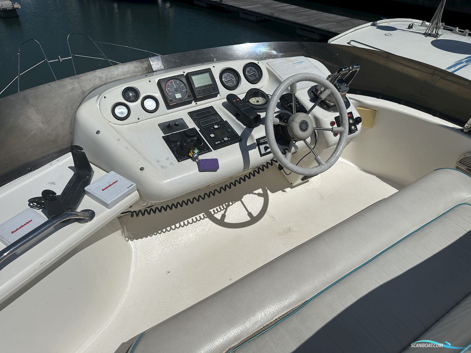 Sealine 330 Statesman