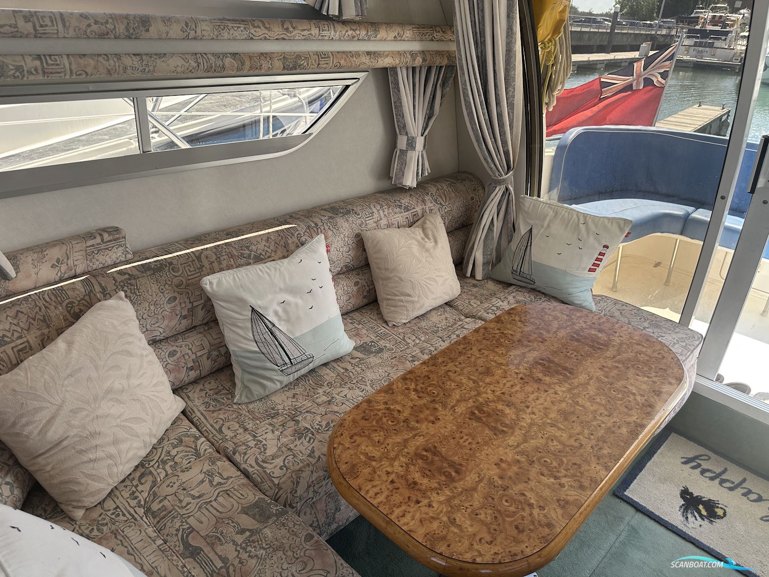 Sealine 330 Statesman