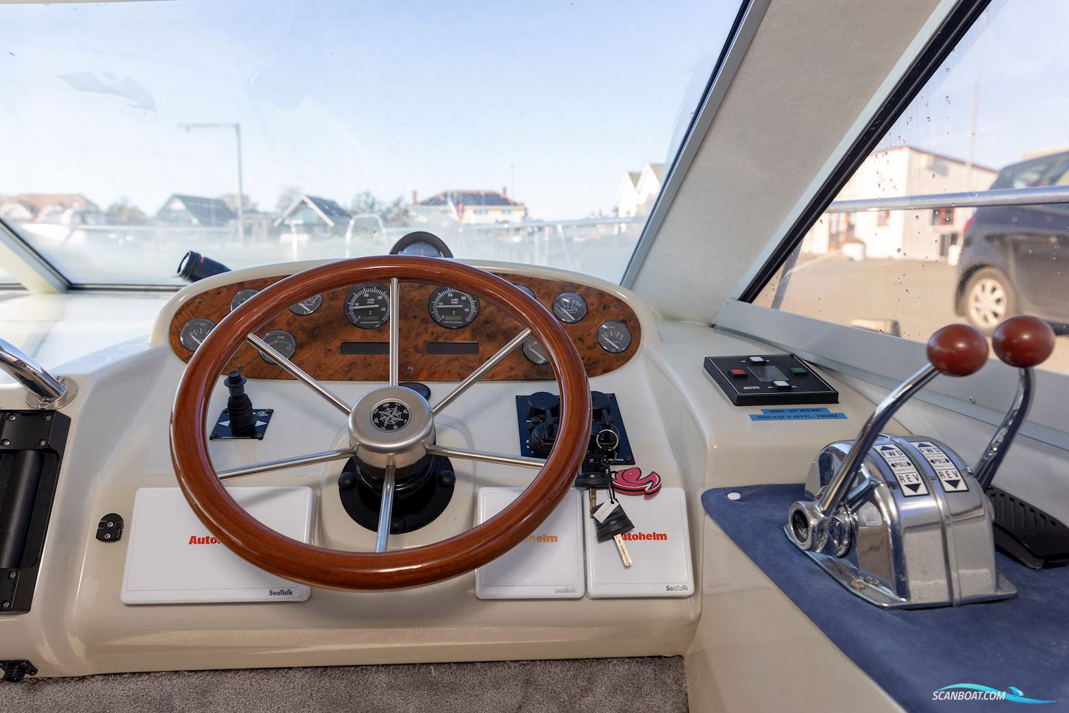 Sealine 360